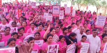 3 ದಿನಗಳ ಹೋರಾಟ.. ಮೊದಲ ದಿನವೇ ‘ನಾರೀ ಶಕ್ತಿ’ ಪ್ರದರ್ಶನ, ನುಡಿದಂತೆ ನಡೆಯಿರಿ ಎಂದು ಸಿಎಂಗೆ ಆಶಾಗಳ ನೆನಪೋಲೆ