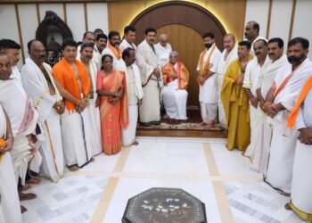 ಧರ್ಮಸ್ಥಳಕ್ಕೆ ಬಿಜೆಪಿ ನಾಯಕರ ಭೇಟಿ; ಸುಳ್ಳು ಪ್ರಚಾರ ಬಗ್ಗೆ ಸಿಎಂ ಕ್ಷಮೆಯಾಚನೆಗೆ ಆಗ್ರಹ