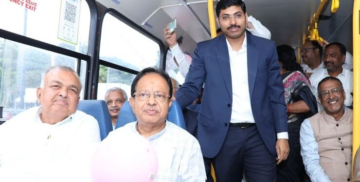 ಹಳದಿ ಮಾರ್ಗದಲ್ಲಿ ಮೆಟ್ರೋ ಫೀಡರ್ ಬಸ್.. ರೈಲುಯಾನದ ಸೊಗಸು.. ಹೊಸ ಬಸ್ ಸಂಚಾರಕ್ಕೆ ರಾಮಲಿಂಗಾ ರೆಡ್ಡಿ ಗ್ರೀನ್ ಸಿಗ್ನಲ್