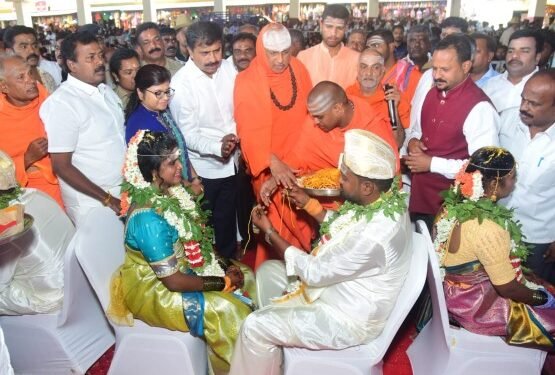 ಮಲೈ ಮಹದೇಶ್ವರ ಸ್ವಾಮಿ ದೇಗುಲದಲ್ಲಿ ಉಚಿತ ಸಾಮೂಹಿಕ ವಿವಾಹ; 93 ಜೋಡಿಗಳ ಪೈಕಿ 16 ಅಂತರ್ಜಾತಿ ವಿವಾಹ