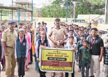 ಪೊಲೀಸರೆಂದರೆ ಭಯ ಬೇಡ, ‘ತೆರೆದ ಮನೆ’ಯಲ್ಲಿ ಮಕ್ಕಳೊಂದಿಗೆ ಇನ್ಸ್ಪೆಕ್ಟರ್ ಸಂವಾದ