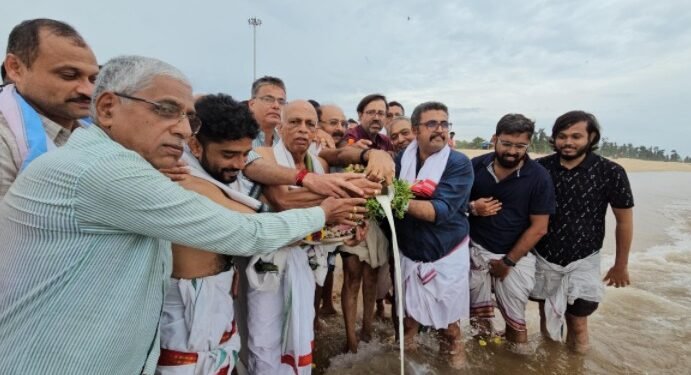 ಮಂಗಳೂರಿನಲ್ಲಿ ಶ್ರಾವಣ ಹುಣ್ಣಿಮೆಯ ‘ಸಮುದ್ರ ಪೂಜೆ’ ಸಂಭ್ರಮ