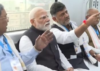 ಮೆಟ್ರೋ ರೈಲಲ್ಲಿ ಮೋದಿ–ಸಿದ್ದರಾಮಯ್ಯ–ಶಿವಕುಮಾರ್ ನಗೆಗಡಲು