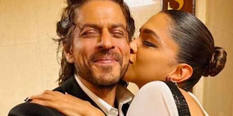 ದೋಷಪೂರಿತ ಕಾರು ಪ್ರಚಾರ: ಶಾರುಖ್, ದೀಪಿಕಾ ವಿರುದ್ಧ ಎಫ್‌ಐಆರ್