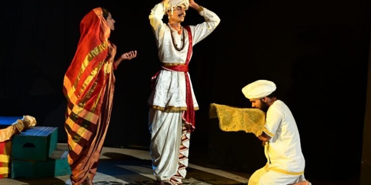 ಹರಳಯ್ಯ ನಾಟಕ ಪ್ರದರ್ಶನ: ಮಹಾಯೋಗಿ ಶ್ರೀ ಶಿವಶರಣ ಮಲ್ಲಪ್ಪತಾತ ಚರಿತ್ರೆ ಸಿನಿಮಾ  ಚಿತ್ರೀಕರಣ ಆರಂಭ