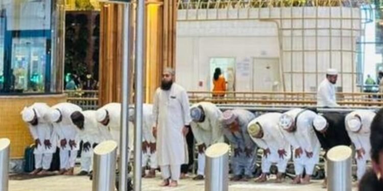 RSS ಕಾರ್ಯಕ್ರಮಗಳಿಗೆ ಅಂಕುಶ, ಏರ್ಪೋರ್ಟ್’ನಲ್ಲಿ ನಮಾಜ್ ಮಾಡಲು ಅವಕಾಶ, ಬಿಜೆಪಿ ನಾಯಕರ ಆಕ್ರೋಶ