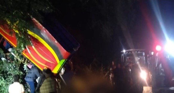 ಆಂಧ್ರಪ್ರದೇಶದ ಚಿಂತೂರು-ಮರೇಡುಮಿಲ್ಲಿ ಘಾಟ್ ರಸ್ತೆಯಲ್ಲಿ ಕಂದಕಕ್ಕೆ ಉರುಳಿಬಿದ್ದ ಬಸ್; 9 ಮಂದಿ ಸಾವು