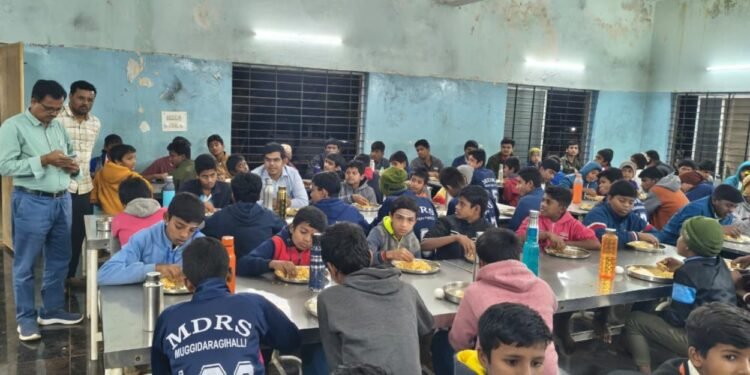 ರಾತ್ರಿ ಹೊತ್ತಲ್ಲಿ ದಿಢೀರ್ ಭೇಟಿ ; ಅಧಿಕಾರಿಗಳಲ್ಲಿ ಸಂಚಲನ ಸೃಷ್ಟಿಸಿದ ದಾವಣಗೆರೆ ಜಿ.ಪಂ. ಸಿಇಓ ನಡೆ