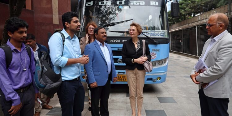 ವಿದೇಶಿಯರ ಚಿತ್ತ ಸೆಳೆದ KSRTC ‘ಧ್ವನಿ ಸ್ಪಂದನ – ಆನ್ಬೋರ್ಡ್’; ಜರ್ಮನಿ ಸರ್ಕಾರದ ನಿಯೋಗದಿಂದ ಪ್ರಶಂಸೆ