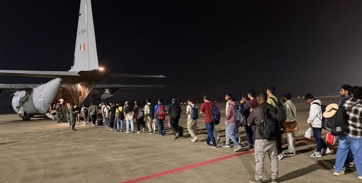 ಆಪರೇಷನ್ ‘ಸಾಗರ್ ಬಂಧು’: ಶ್ರೀಲಂಕಾದ ಕೋಟ್ಮಲೆಯಲ್ಲಿ ಐಎಎಫ್ ಯಶಸ್ವೀ ರಕ್ಷಣಾ ಕಾರ್ಯಾಚರಣೆ