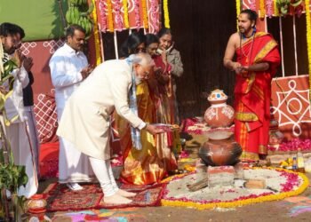 ಸಂಕ್ರಾಂತಿ ಸಡಗರ: ಸಂಪುಟ ಸಹೋದ್ಯೋಗಿ ಮನೆಯಲ್ಲಿ ಪೊಂಗಲ್ ಆಚರಿಸಿದ ಮೋದಿ