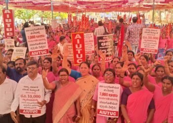 ‘ಆಶಾ ಕಾರ್ಯಕರ್ತೆಯರಿಗೆ ಮಾಸಿಕ ಗ್ಯಾರಂಟಿ’; ‘ನುಡಿದಂತೆ ನಡೆಯಿರಿ’ ಎಂದು ಎಚ್ಚರಿಕೆ.. ಸರ್ಕಾರದ ನಿರ್ಲಕ್ಷ್ಯ ವಿರುದ್ಧ ನಾಗಲಕ್ಷ್ಮಿ ಆಕ್ರೋಶ