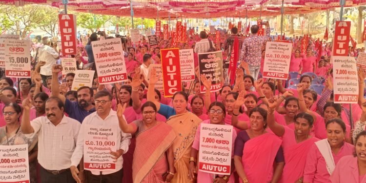 ‘ಆಶಾ ಕಾರ್ಯಕರ್ತೆಯರಿಗೆ ಮಾಸಿಕ ಗ್ಯಾರಂಟಿ’; ‘ನುಡಿದಂತೆ ನಡೆಯಿರಿ’ ಎಂದು ಎಚ್ಚರಿಕೆ.. ಸರ್ಕಾರದ ನಿರ್ಲಕ್ಷ್ಯ ವಿರುದ್ಧ ನಾಗಲಕ್ಷ್ಮಿ ಆಕ್ರೋಶ