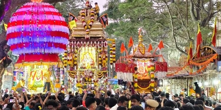 ಮಲ್ಲೇಶ್ವರ: ಶ್ರೀ ಭ್ರಮರಾಂಭ ಸಮೇತ ಶ್ರೀ ಮಲ್ಲಿಕಾರ್ಜುನ ಸ್ವಾಮಿಯ ಬ್ರಹ್ಮರಥೋತ್ಸವ