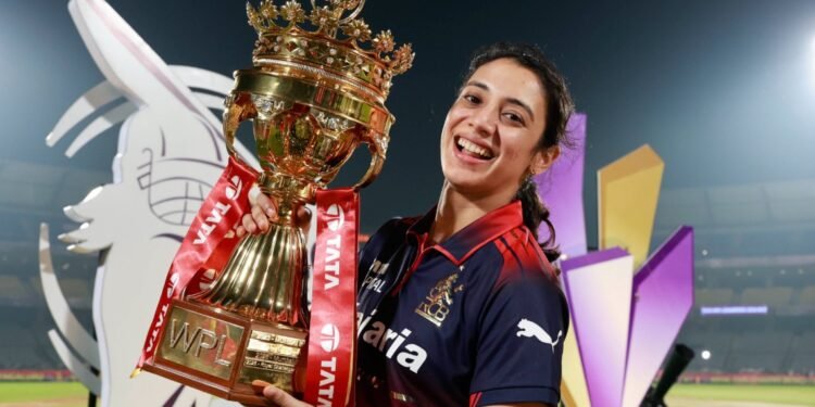 WPL ಫೈನಲ್ : ಅತಿ ವೇಗದ ಅರ್ಧಶತಕ ಬಾರಿಸಿದ ಸ್ಮೃತಿ ಮಂಧಾನ