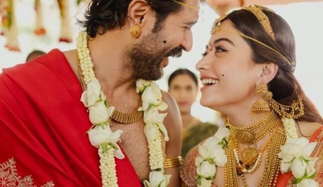 ರಶ್ಮಿಕಾ-ವಿಜಯ್ ಅದ್ಧೂರಿ ವಿವಾಹ; ‘ಈಗ ಪತಿ’ ಎಂದು ವರನನ್ನು ಪರಿಚಯಿಸಿದ ನಟಿ.