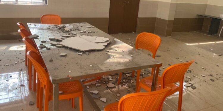 ಕಲಬುರಗಿ: ತರಬೇತಿ ಕೇಂದ್ರದಲ್ಲಿ ಮೇಲ್ಚಾವಣಿ ಕುಸಿತ; ‘ಕಮಿಷನ್ ಕಾಂಗ್ರೆಸ್’ ಎಂದು JDS ಟೀಕೆ