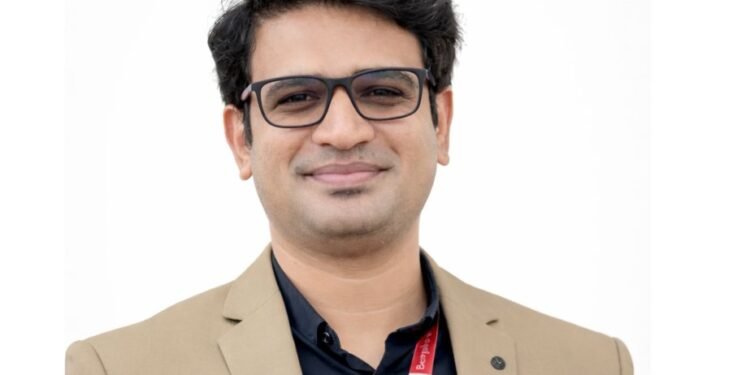 ಬೆಂಗಳೂರು ವಿವಿ ಸಂವಹನ ವಿಭಾಗದ ವಿನೋದ್ ಕುಮಾರ್ ಡಿ ಚವಾಣ್’ಗೆ ಡಾಕ್ಟರೇಟ್ (PhD) ಪದವಿ