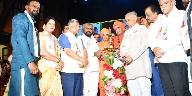 ಅಖಿಲ ಭಾರತ ವೀರಶೈವ-ಲಿಂಗಾಯಿತ ಮಹಾಸಭಾ ಮಹಿಳಾ ಮತ್ತು ಯುವ ವಿಭಾಗಗಳ ಪದಗ್ರಹಣ