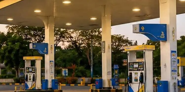 ಮತ್ತೆ ಏರಿದ ಇಂಧನ ದರ; ಬೆಂಗಳೂರಿನಲ್ಲಿ ಪೆಟ್ರೋಲ್ ₹107.14, ಡೀಸೆಲ್ ₹95.04