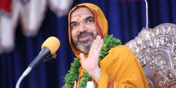 ‘ಅನ್ನಬ್ರಹ್ಮ ಚಾತುರ್ಮಾಸ್ಯ’ದಲ್ಲಿ ಗಮನಸೆಳೆದ ಸ್ವರ್ಣಪಾದುಕಾ ಪೂಜೆ