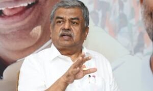 ರಾಜೀನಾಮೆಯಂತಹ ಭಾವನಾತ್ಮಕ ನಿರ್ಧಾರ ಬೇಡ; ಅಸಮಾಧಾನಿತ ಶಾಸಕರಿಗೆ ಹರಿಪ್ರಸಾದ್ ಮನವಿ