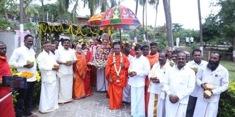 ಶ್ರಾವಣ ಸಂಭ್ರಮ; ಮಲೆ ಮಹದೇಶ್ವರ ಸ್ವಾಮಿ ಕ್ಷೇತ್ರದಲ್ಲಿ ಕುಂಭಾಭಿಷೇಕ
