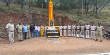 ಹನೂರು: ವೀರಪ್ಪನ್’ನಿಂದ ಹುತಾತ್ಮರಾದ ಪೊಲೀಸರಿಗೆ ಶ್ರದ್ಧಾಂಜಲಿ