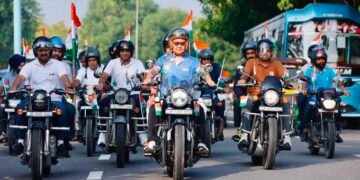 ವಂದೇ ಮಾತರಂ 150ನೇ ವರ್ಷಾಚರಣೆ; ದೆಹಲಿಯಲ್ಲಿ ಹರ್ ಘರ್ ತಿರಂಗ ಬೈಕ್ ರ್ಯಾಲಿ