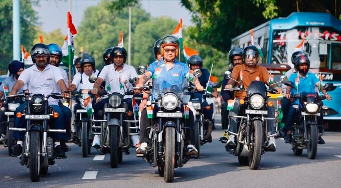 ವಂದೇ ಮಾತರಂ 150ನೇ ವರ್ಷಾಚರಣೆ; ದೆಹಲಿಯಲ್ಲಿ ಹರ್ ಘರ್ ತಿರಂಗ ಬೈಕ್ ರ್ಯಾಲಿ