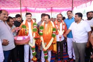 ಸಚಿವರಾದ ನಂತರ ಮೊದಲ ಭೇಟಿ; ಮಂಡ್ಯದಲ್ಲಿ ಚಲುವರಾಯಸ್ವಾಮಿ, ನರೇಂದ್ರಸ್ವಾಮಿಗೆ ಅದ್ಧೂರಿ ಸ್ವಾಗತ