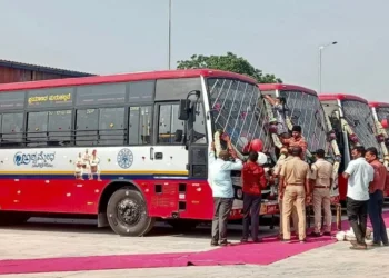 ಗೌರಿ-ಗಣೇಶ ಹಬ್ಬಕ್ಕೆ ಕೆಎಸ್‌ಆರ್‌ಟಿಸಿಯ ಭರ್ಜರಿ ಸಿದ್ಧತೆ; ಬೆಂಗಳೂರಿನಿಂದ 2,400 ಹೆಚ್ಚುವರಿ ಬಸ್‌ಗಳ ವ್ಯವಸ್ಥೆ