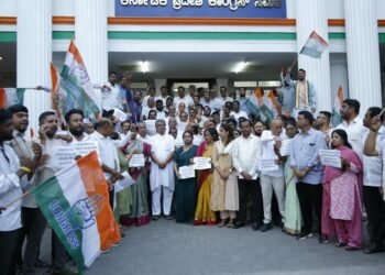 ಭಾಗವತ್ ಹೇಳಿಕೆ, RSS ಧೋರಣೆ ಕುರಿತು ಹರಿಪ್ರಸಾದ್ ಪ್ರಶ್ನೆ; ಕೆಪಿಸಿಸಿ ಕಚೇರಿ ಎದುರು ಪ್ರತಿಭಟನೆ
