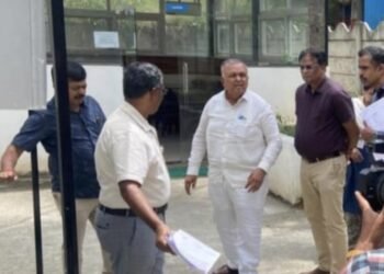 ಅನುಮತಿ ಇಲ್ಲದೆ ಪ್ರಯೋಗಾಲಯ ಕಾರ್ಯಾಚರಣೆ: ಸಚಿವ ರಾಮಲಿಂಗಾ ರೆಡ್ಡಿ ದಿಢೀರ್ ಪರಿಶೀಲನೆ