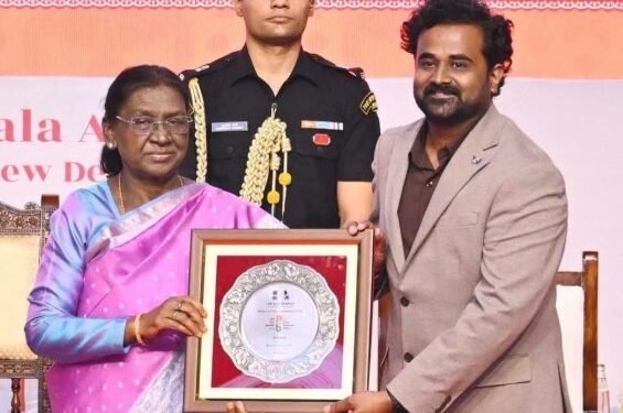 ಪ್ರತಿಷ್ಠಿತ ಪ್ರಿಂಟ್ ಬಿನಾಲೆ ಇಂಡಿಯಾ–2026 ಪ್ರಶಸ್ತಿ ಪಡೆದ ಹಾಸನ ಜಿಲ್ಲೆಯ ಕಲಾವಿದ