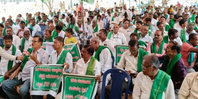 ಕೃಷಿ ಸಾಲ ಮನ್ನಾ ಹೋರಾಟಕ್ಕೆ ಮಣಿದ ಸರ್ಕಾರ; ವಾರದೊಳಗೆ ರೈತ ಮುಖಂಡರ ಸಭೆ; ಜಾರಕಿಹೊಳಿ ಭರವಸೆ