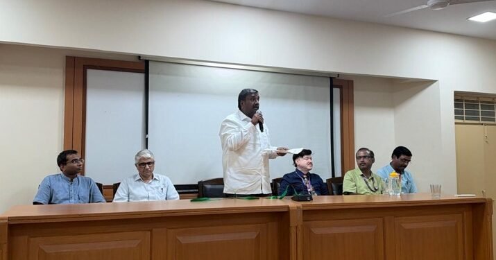 ಹಸಿರು ತಂತ್ರಜ್ಞಾನ, ಜೈವಿಕ ಇಂಧನ ಆವಿಷ್ಕಾರಗಳಿಗೆ ಉತ್ತೇಜನ: ಮೈಸೂರಿನ NIE ಕೇಂದ್ರಕ್ಕೆ ಕೆಎಸ್‌ಬಿಡಿಬಿ ಅಧ್ಯಕ್ಷ ಸುಧೀಂದ್ರ ಭೇಟಿ