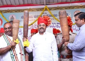 ಮೈಸೂರು ದಸರಾ ನಾಡಕುಸ್ತಿಗೆ ಚಾಲನೆ; ಕುಸ್ತಿ ಪಂದ್ಯಾವಳಿಯ ಪೋಸ್ಟರ್ ಬಿಡುಗಡೆ
