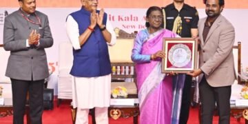 ರಾಷ್ಟ್ರೀಯ ಕಲಾ ಪ್ರದರ್ಶನದಲ್ಲಿ ಕಲಾವಿದರಿಗೆ ಲಲಿತ ಕಲಾ ಅಕಾಡೆಮಿ ಪ್ರಶಸ್ತಿ ಪ್ರದಾನ