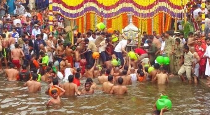 ತೀರ್ಥೋದ್ಭವ ಸಂಭ್ರಮ: ಕುಂಡಿಕೆಯಿಂದ ತೀರ್ಥರೂಪಿಣಿಯಾಗಿ ಉದ್ಭವಿಸಿದ ಕಾವೇರಿ ಮಾತೆ