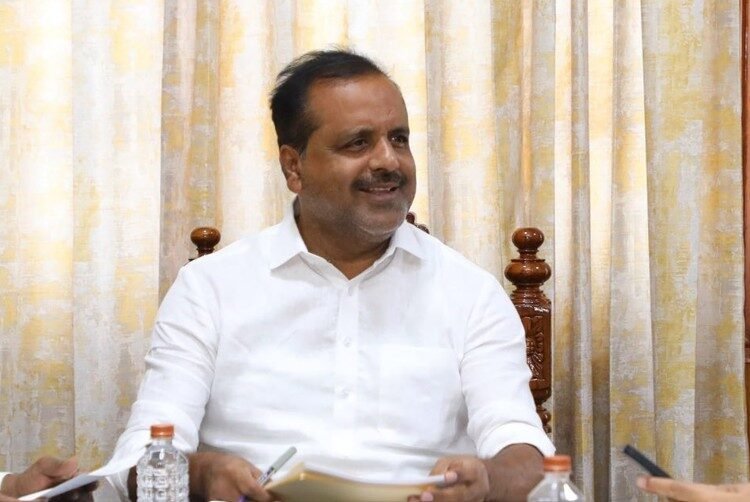 ಖಾಸಗಿ ಆಸ್ಪತ್ರೆಗಳ ಶುಲ್ಕಗಳ ಮೇಲೆ ನಿಗಾ: ಚಿಕಿತ್ಸಾ ಶುಲ್ಕ ಪ್ರದರ್ಶನ ಕಡ್ಡಾಯ ಎಂದ ಆರೋಗ್ಯ ಸಚಿವ ಯು.ಟಿ.ಖಾದರ್